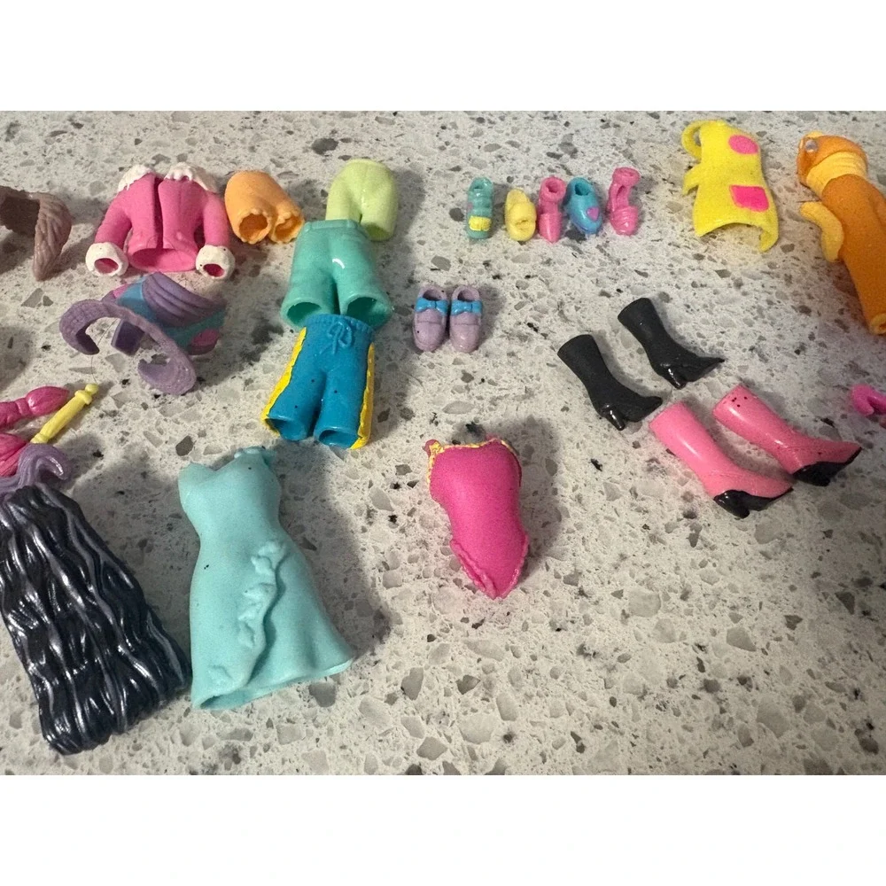 Vintage Polly‎ pocket rubber clothes and one doll